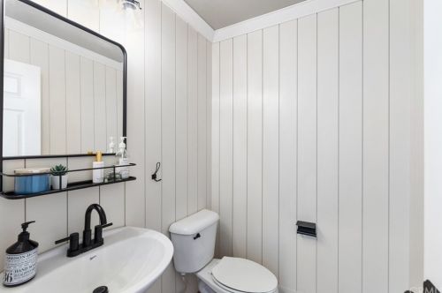 34200 Nandina Ct, Lake Elsinore CA  92532-2954 exterior