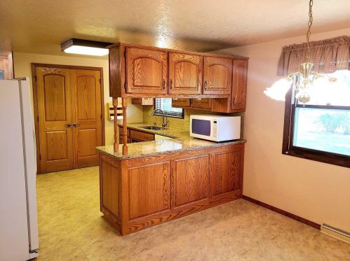 2847 Timber Ln, Green Bay, WI 54313-5841