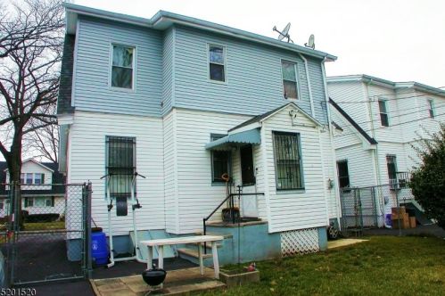 174 Oak St, East Orange NJ  07018-2712 exterior