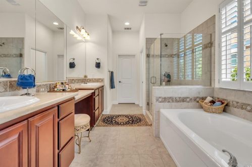 662 Canterbury Cir, Vacaville CA  95687-8225 exterior