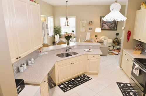 6709 Garde Rd, Boynton Beach, FL 33472-7315
