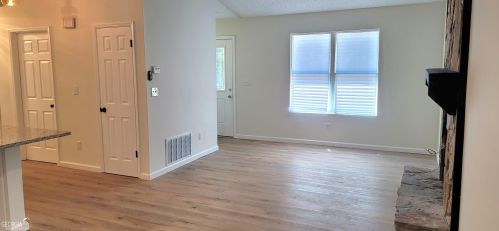 1073 Mainstreet Valley Dr, Stone Mountain GA  30088-2728 exterior
