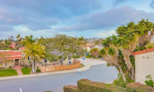 3211 Dumas St, San Diego CA 92106-1317 exterior