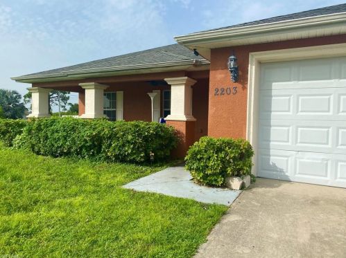 2203 19th Pl, Cape Coral, FL 33909-4693
