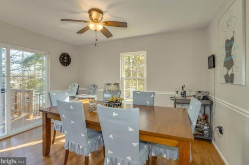 9852 Burke Pond Ct, Springfield VA  22015-2939 exterior