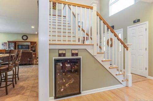 16 Patricks Ct, Wallingford CT  06492-2692 exterior