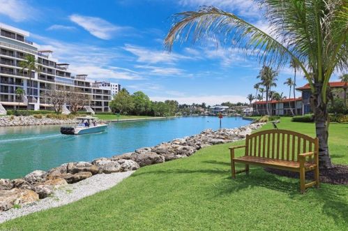 2234 Gulf Shore Blvd, Naples, FL 34102-4663