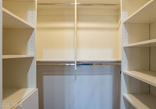 4305 Avenida Del Cazador, Tucson AZ  85718-7065 exterior