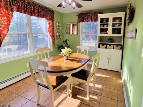 85 Long Hill Rd, Gillette NJ  07933-1410 exterior