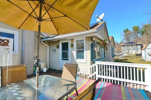 7 Dewey St, Putnam CT  06260-1352 exterior