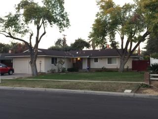 1316 Almendra Dr, Fresno CA  93710-6304 exterior