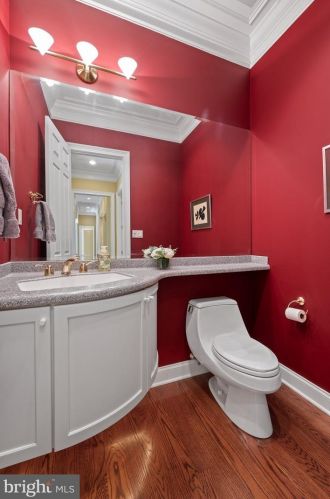 100 Deer Vly Ln, Wilmington DE  19807-1912 exterior