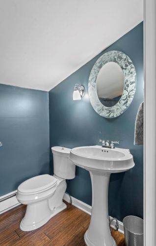 27 Main St, Newton NH  03858-3306 exterior