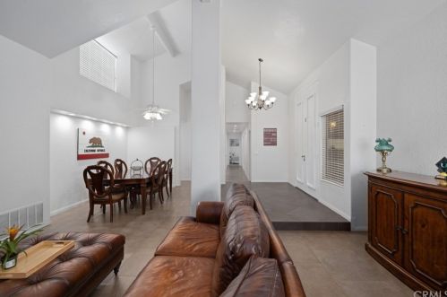 1373 Cody Ct, Upland, CA 91786-2123