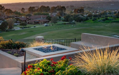 8411 Run Of The Knolls Ct, San Diego CA  92127 exterior