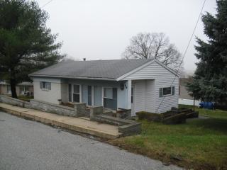85 3rd St, Yoe, PA 17313-1319