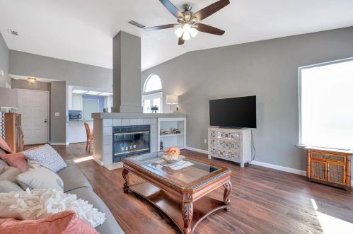 9440 Trenholm Dr, Elk Grove CA  95758-6534 exterior