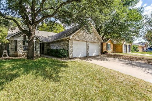1824 Lincolnshire Way, Fort Worth, TX 76134-5584