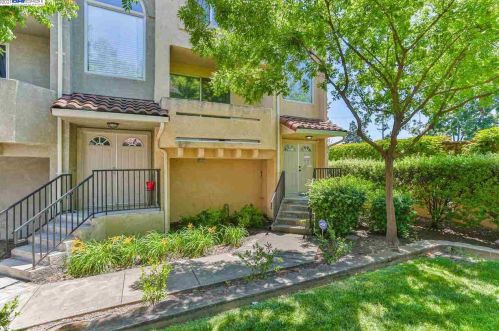 25131 Angelina Ln, Hayward, CA 94544-2490