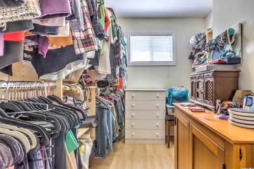 17 Wren Ct, Northport NY  11768-3343 exterior