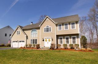 42 Milford Hunt Ln, Milford, CT 06461-9146