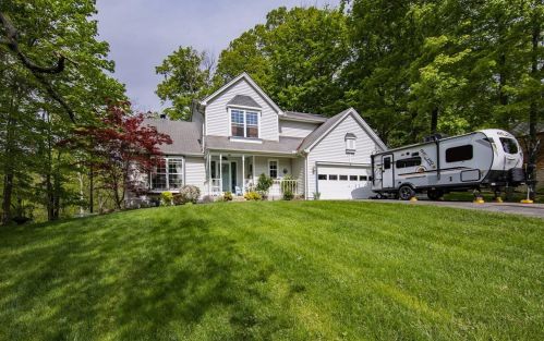 1076 Fox Run Rd, Milford, OH 45150-2382