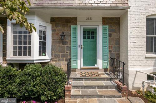 3531 R St, Washington, DC 20007-2327