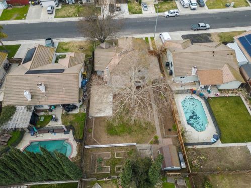 15530 Lottie Way, Lathrop CA  95330-9475 exterior