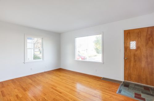 6203 44th Ave, Kenosha, WI 53142-3229