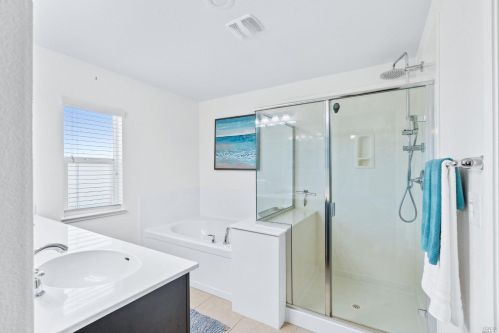 2312 Newcastle Dr, Vacaville CA  95687-8252 exterior