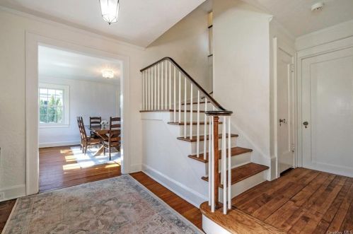 19 School Ln, Scarsdale, NY 10583-5636