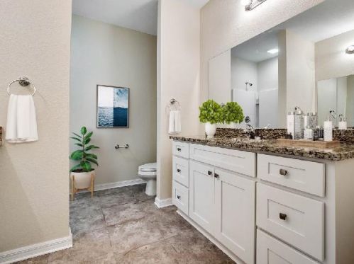 1013 12th St, Sanford, FL 32771-2454