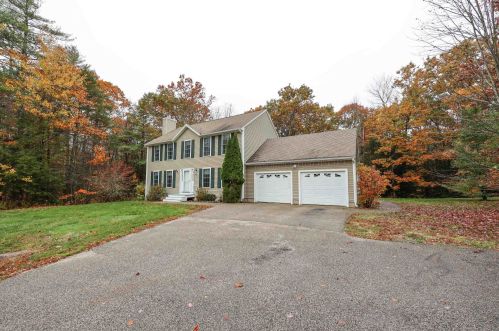 4 Strawberry Ln, Raymond, NH 03077-2080