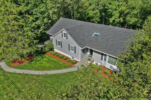 180 Hillair Cir, White Plains NY  10605-4506 exterior