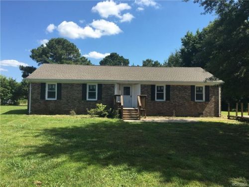 6041 Blackwater Rd, Zuni, VA 23898-3001
