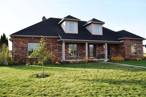 8655 Kacie Ln, Monclova, OH 43542-9393