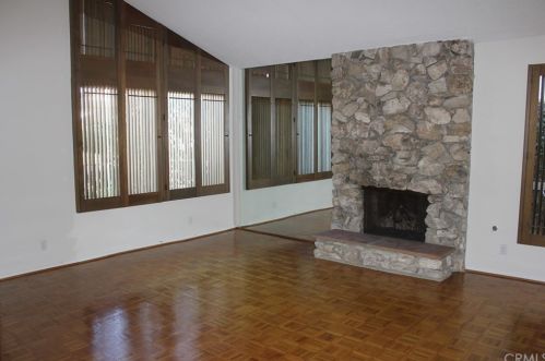 7886 Cramer St, Long Beach, CA 90808-4422
