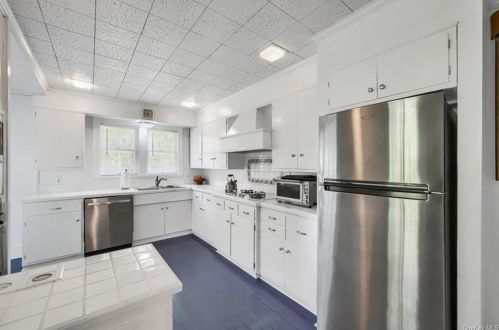 41 Goshen Ave, Washingtonville NY  10992-1117 exterior