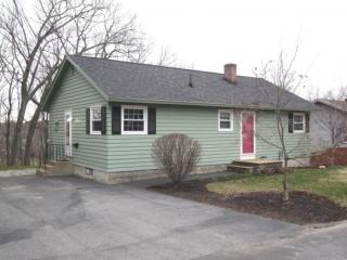 113 Comeau St, Manchester NH  03102-3851 exterior