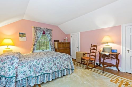2688 Crompond Rd, Yorktown Hgts NY  10598-3130 exterior