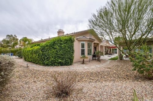 15 Napoleon Rd, Rancho Mirage CA  92270-2715 exterior