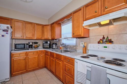 200 Highview Ave, Lehigh Acres FL  33936-7045 exterior