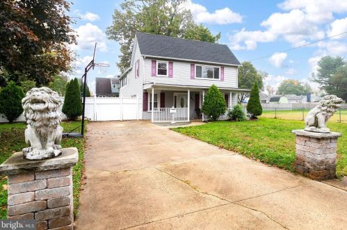 422 4th St, Florence, NJ 08518-1802