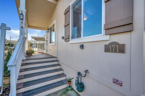 171 Redwing Dr, Santa Rosa, CA 95409-4120