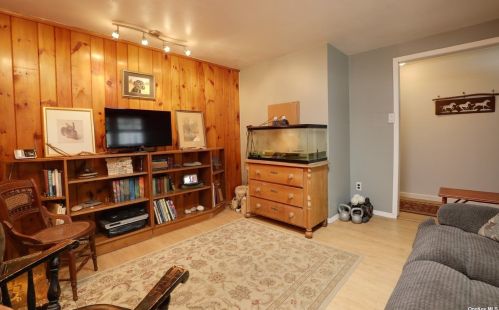 61 Bayonne Ave, Central Islip NY  11722-3429 exterior