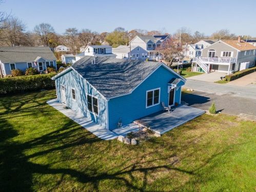 50 Elizabeth Rd, South Kingstown RI  02882-5220 exterior