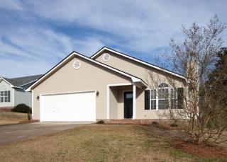 2931 Kingfisher Dr, Fayetteville, NC 28306-9192