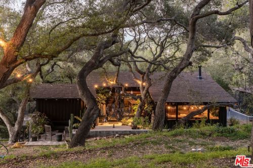 807 Robinson Rd, Topanga CA  90290-3629 exterior