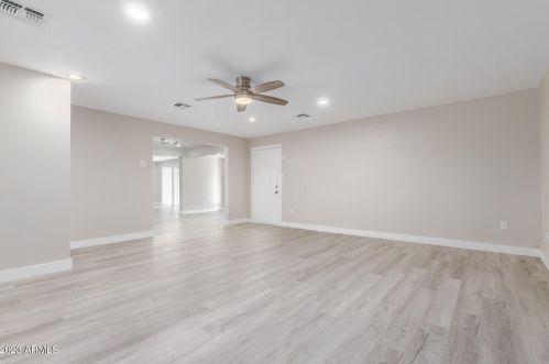 7332 17 Ave, Phoenix AZ 85085-6300 exterior