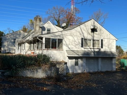 271 Long Hill Rd, West Paterson, NJ 07424-2007